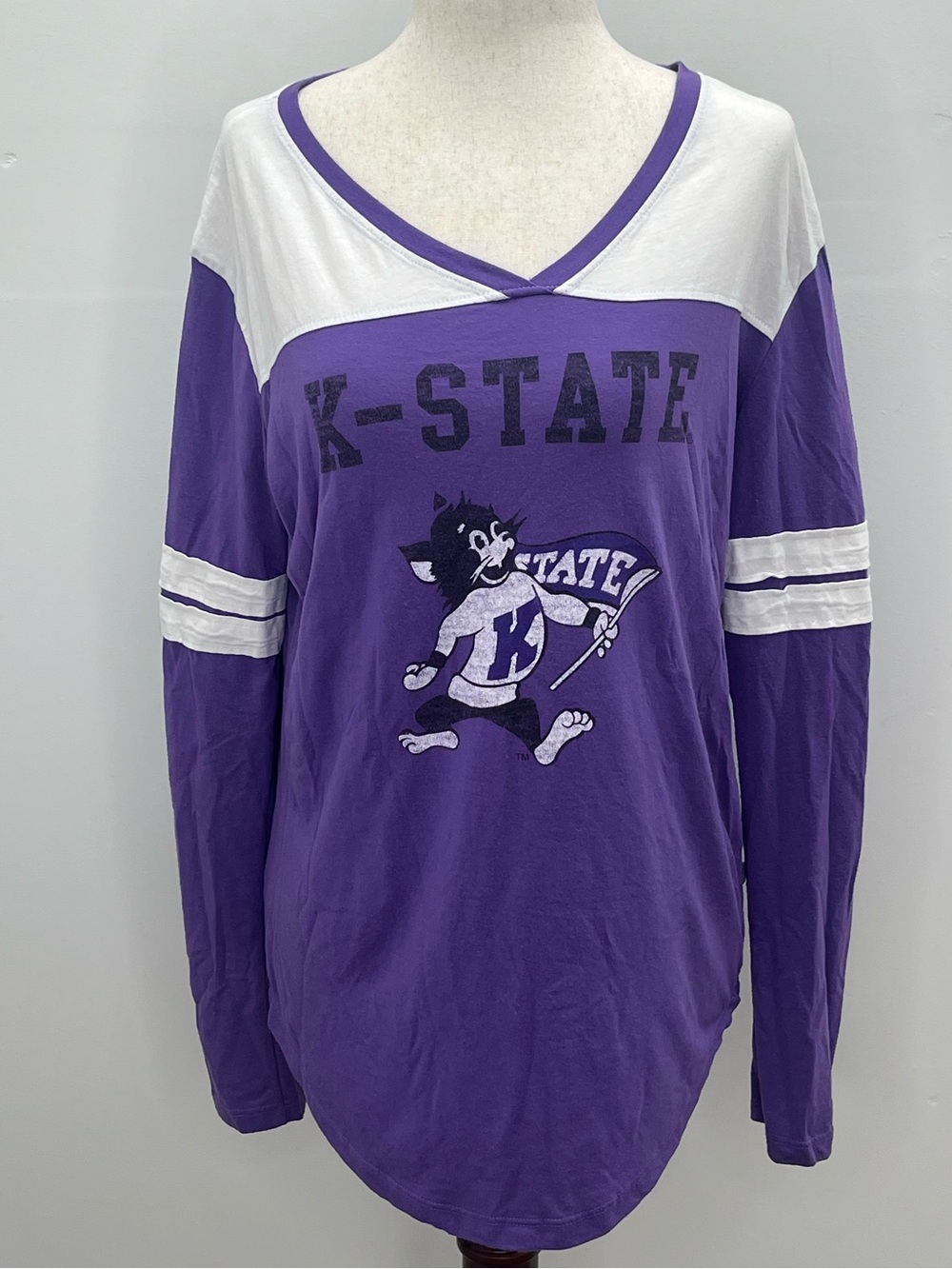 Venley K-State Wildcats Women’s Colorblock Logo Long Sleeve V-Neck Shirt Medium